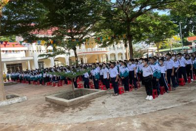 Một tuần trôi qua trường tiểu học Trần Quốc Toản thành phố Buôn Ma Thuột thực hiện việc dạy học trực tiếp, trong tuần qua các Thầy cô và học sinh đến trường đều thực hiện đúng 5k thật đáng mừng là không có trường hợp nào dương tính với COVID