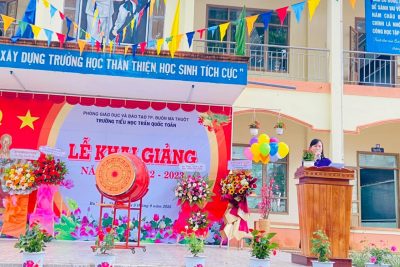 Tiếng trống trường đã điểm báo hiệu năm học mới bắt đầu, năm học mới đến hi vọng tập thể cán bộ, giáo viên, nhân viên trường tiểu học Trần Quốc Toản có sức khoẻ tốt, luôn vui tươi, đoàn kết, hoàn thành xuất sắc nhiệm vụ năm học 2022 – 2023