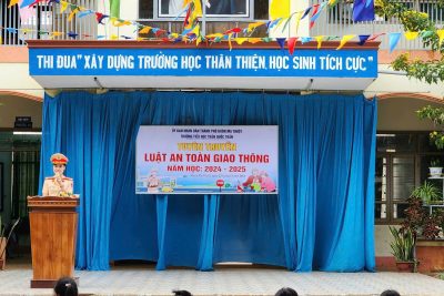Ngày 25/11/2024 Liên đội Trần Quốc Toản mời 2 chiến sĩ Đội CSGT – Trật tự Công an thành phố Buôn Ma Thuột về tuyên truyền Luật trẻ em và ATGT